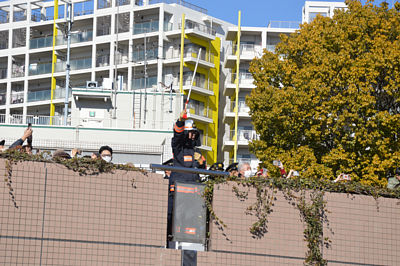 �{���{������