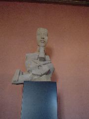 アケナテンの彫像(ルーブル美術館)