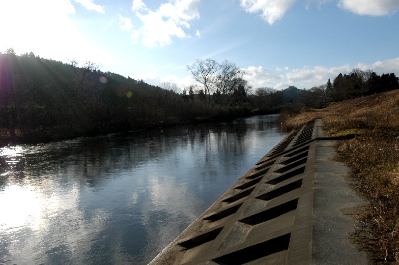 �ߐ�̃R���N���[�g�̌�݂���㗬���݂�